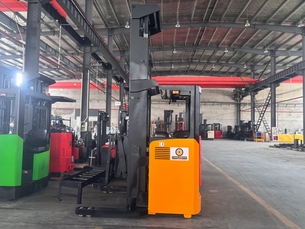 Reach trucks factory