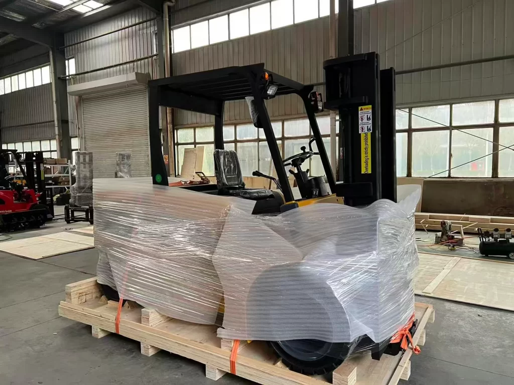 5T electric forklift with wooden package