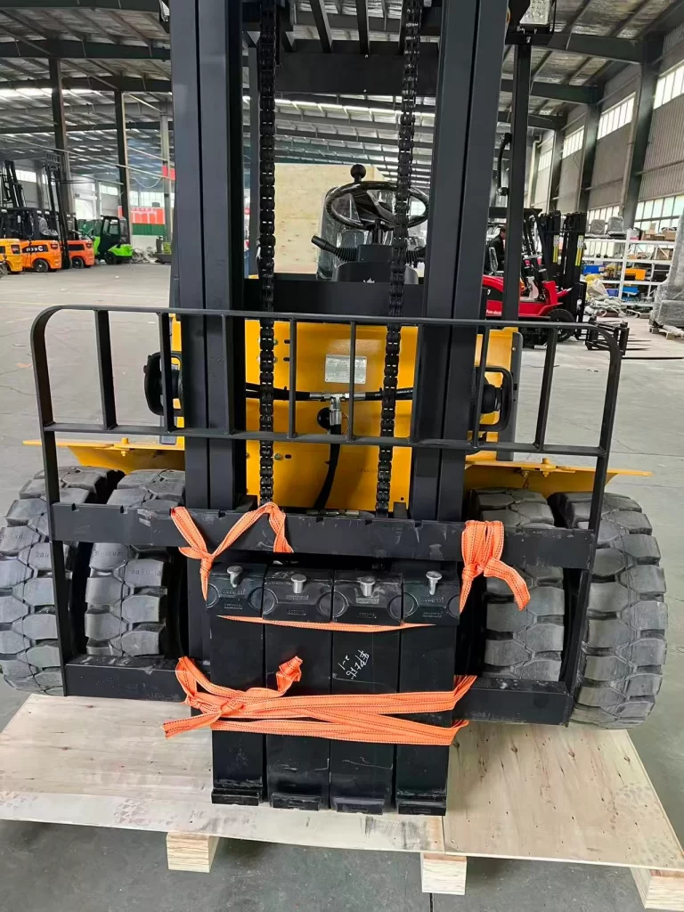 5T electric forklift with wooden package