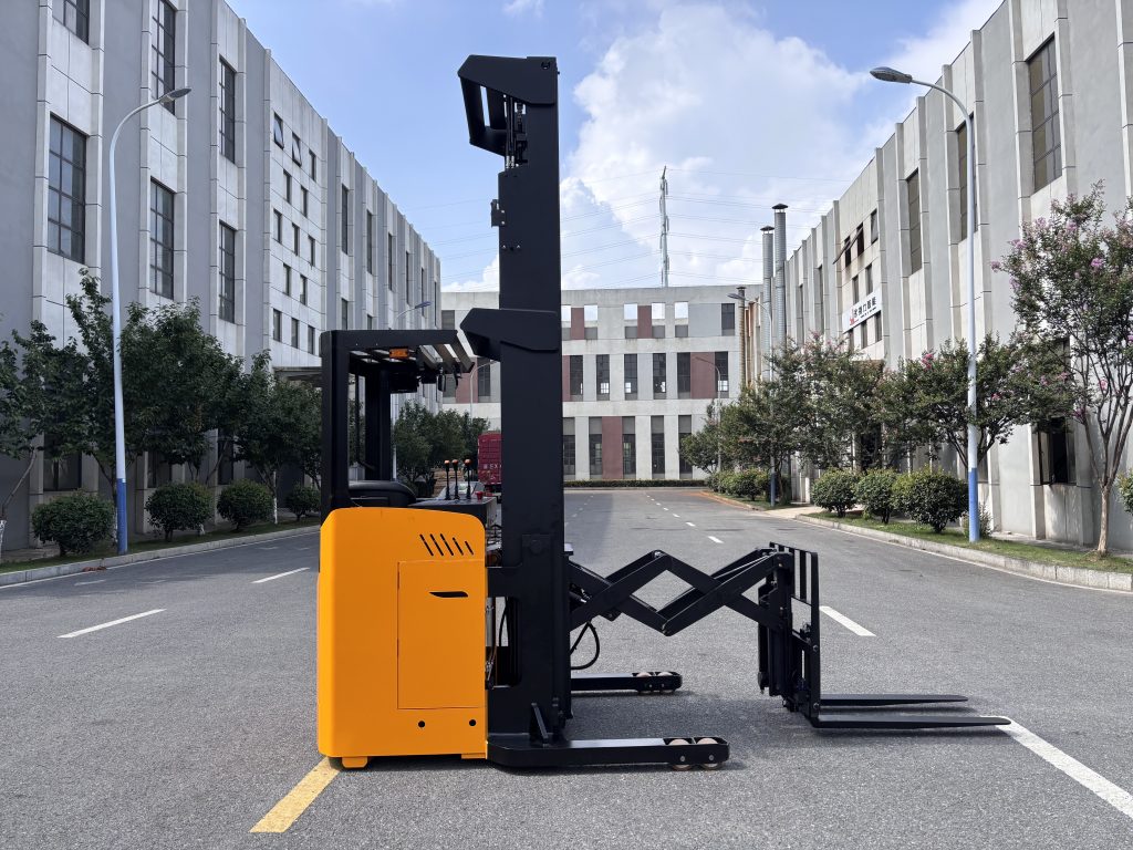 10m reach stacker truck