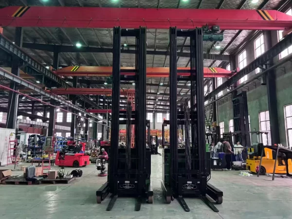 CQD-B 24V Seated-on Reach Truck - Image 3