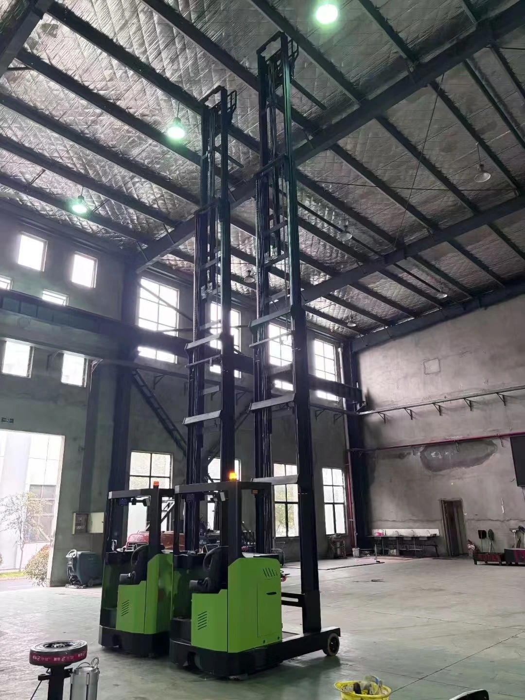 Warehouse Reach Truck