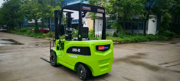 green electric forklifts