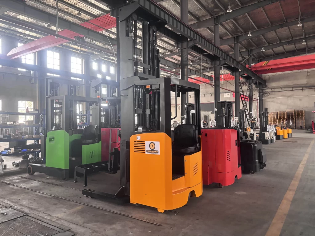 reach electric forklift truck