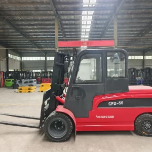 5T electric forklift with cab