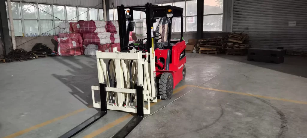 Electric Forklift with Foldable Forks (1)